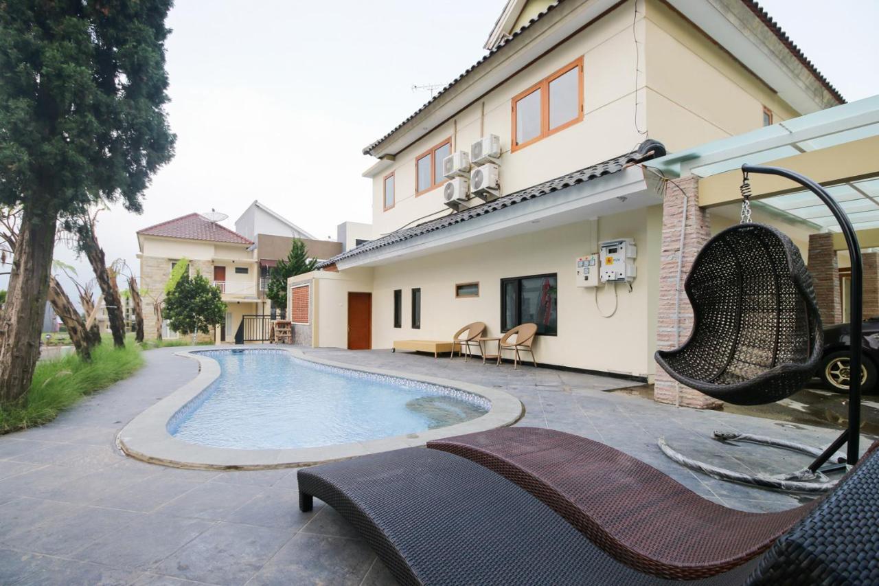 Reddoorz Plus At Panorama Villas Batu Batu  Exterior foto